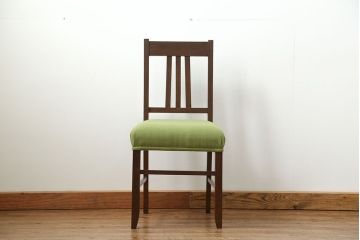 レトロ家具　アンティーク 古い木のレトロな椅子(イス、チェア)