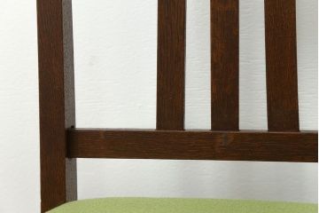 レトロ家具　アンティーク 古い木のレトロな椅子(イス、チェア)