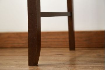 レトロ家具　アンティーク 古い木のレトロな椅子(イス、チェア)