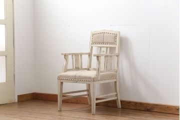 アンティーク家具　アンティークリネン座面のかわいいペイントアームチェア(椅子)