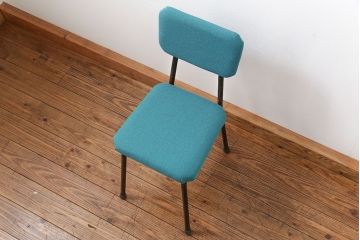 レトロ家具　昭和レトロ ファブリック座面の鉄脚チェア1脚(イス、椅子)