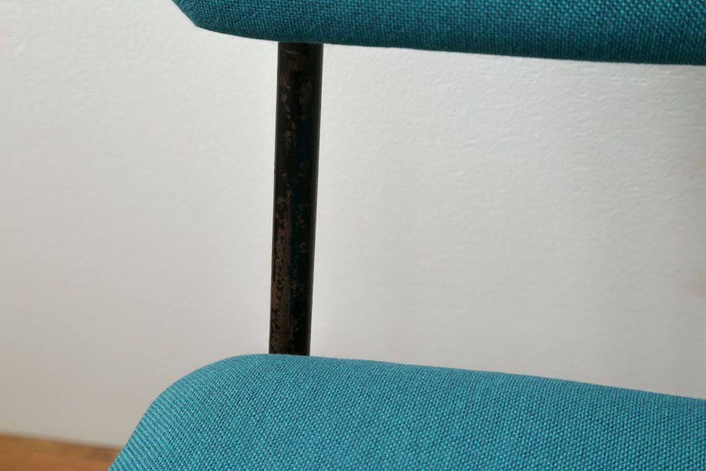 レトロ家具　昭和レトロ ファブリック座面の鉄脚チェア1脚(イス、椅子)