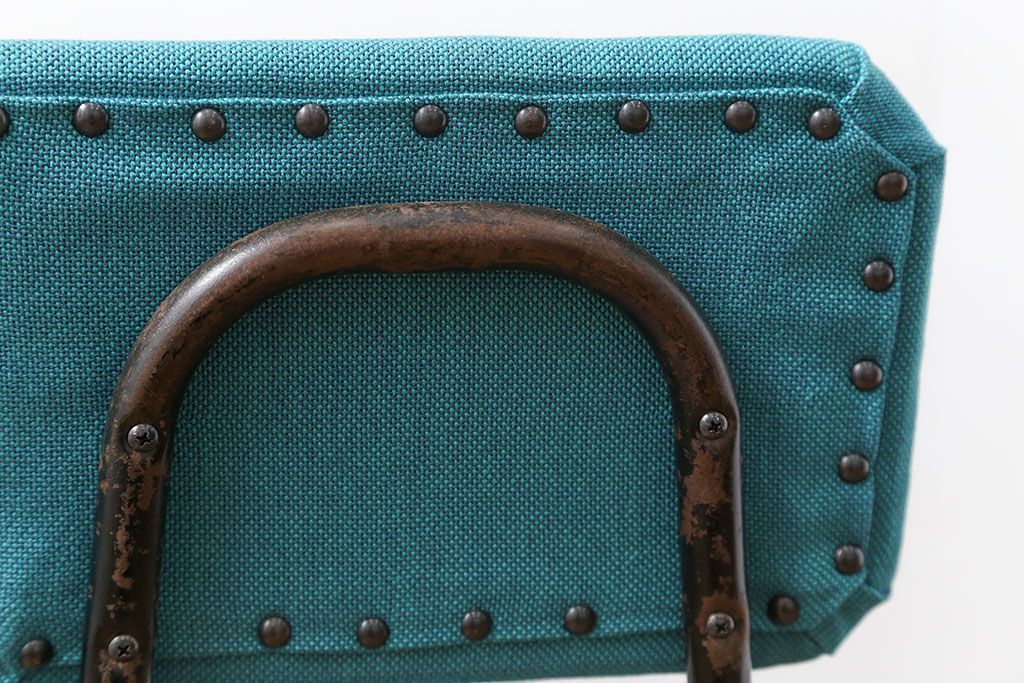 レトロ家具　昭和レトロ ファブリック座面の鉄脚チェア1脚(イス、椅子)