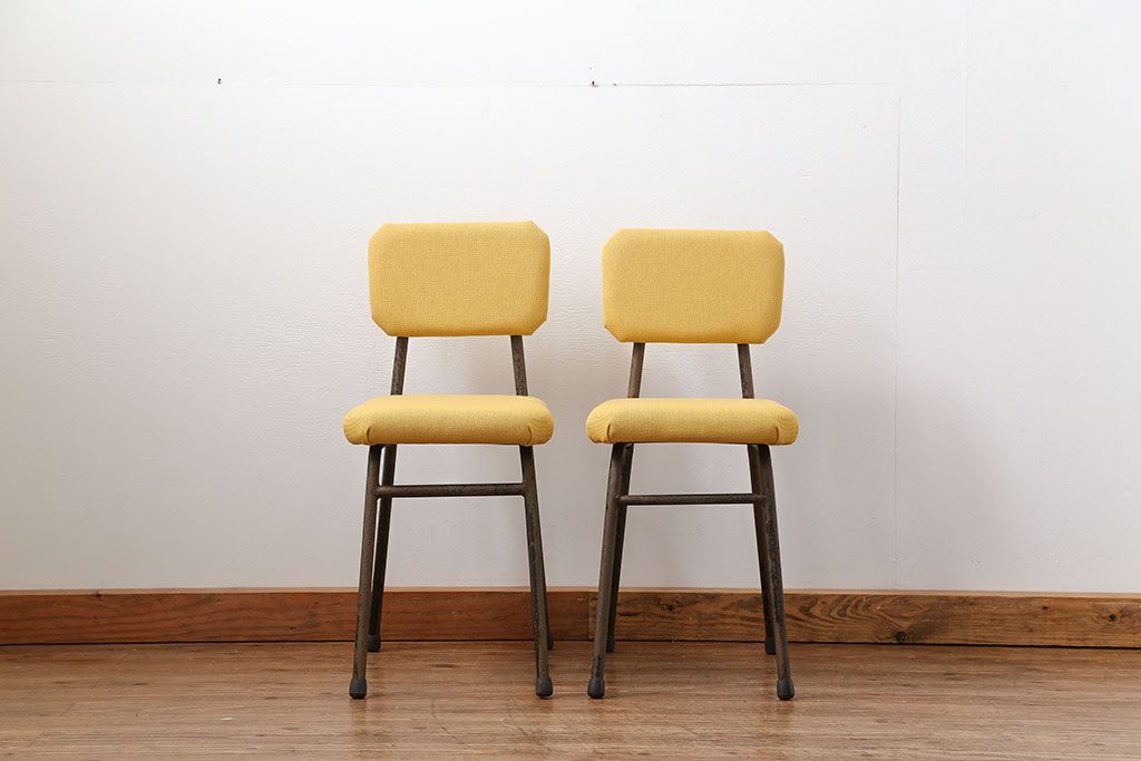 レトロ家具　昭和レトロ ファブリック座面の鉄脚チェア2脚セット(1)(イス、椅子)