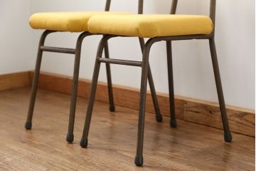 レトロ家具　昭和レトロ ファブリック座面の鉄脚チェア2脚セット(1)(イス、椅子)