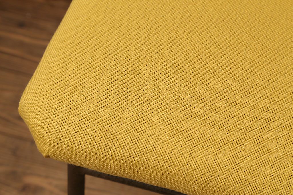 レトロ家具　昭和レトロ ファブリック座面の鉄脚チェア2脚セット(1)(イス、椅子)