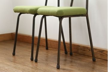 レトロ家具　昭和レトロ ファブリック座面の鉄脚チェア2脚セット(2)(イス、椅子)