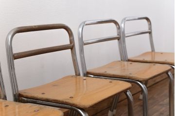 レトロ家具　昭和レトロ 古い幼稚園の小さな椅子4脚セット(1)(イス、チェア)