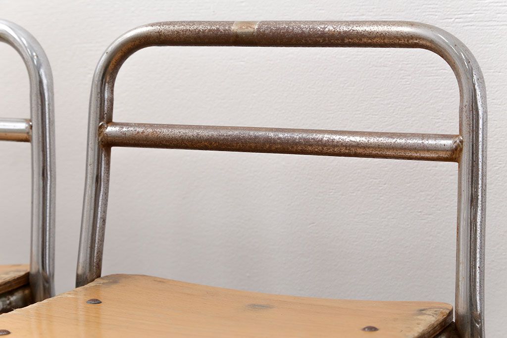 レトロ家具　昭和レトロ 古い幼稚園の小さな椅子4脚セット(1)(イス、チェア)