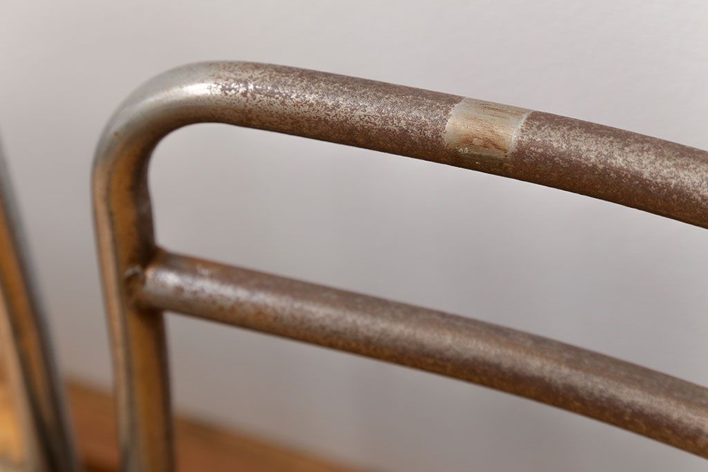 レトロ家具　昭和レトロ 古い幼稚園の小さな椅子4脚セット(1)(イス、チェア)