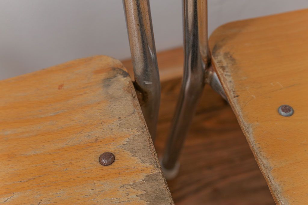 レトロ家具　昭和レトロ 古い幼稚園の小さな椅子4脚セット(1)(イス、チェア)