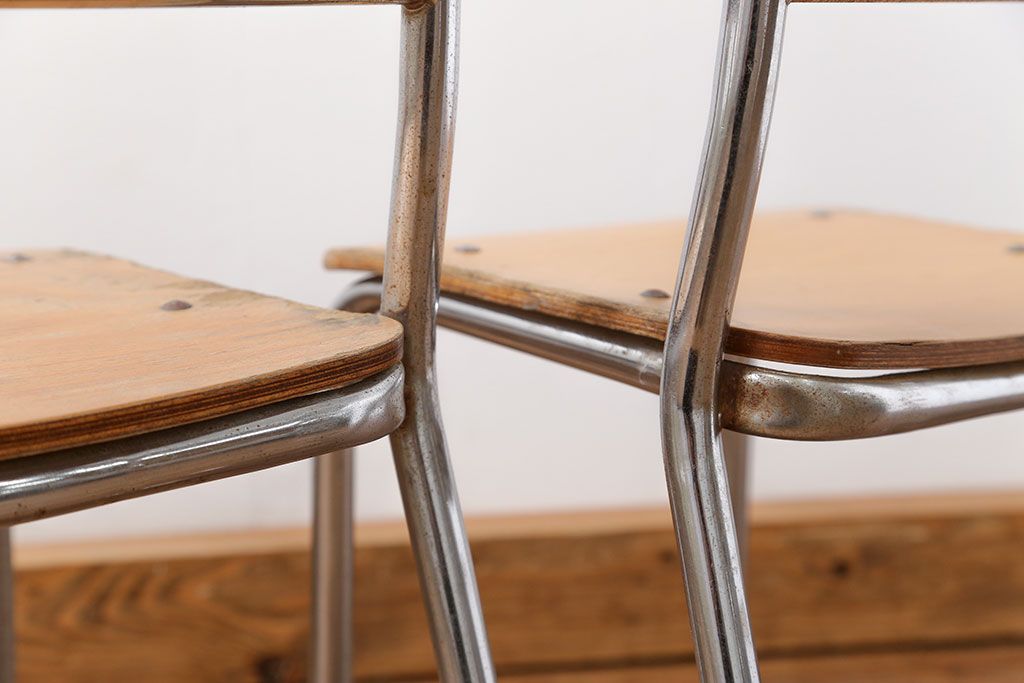 レトロ家具　昭和レトロ 古い幼稚園の小さな椅子4脚セット(1)(イス、チェア)