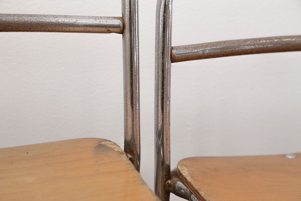 レトロ家具　昭和レトロ 古い幼稚園の小さな椅子4脚セット(2)(イス、チェア)