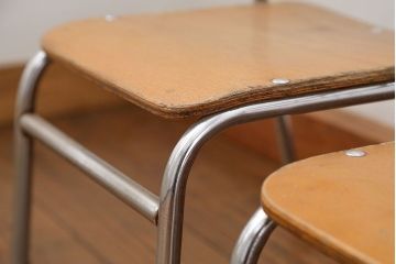 レトロ家具　昭和レトロ 古い幼稚園の小さな椅子4脚セット(2)(イス、チェア)