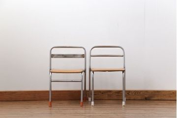 レトロ家具　昭和レトロ 古い幼稚園の小さな椅子2脚セット(イス、チェア)