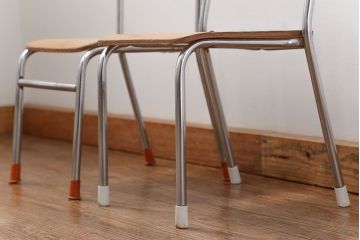 レトロ家具　昭和レトロ 古い幼稚園の小さな椅子2脚セット(イス、チェア)