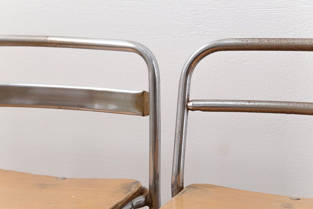 レトロ家具　昭和レトロ 古い幼稚園の小さな椅子2脚セット(イス、チェア)