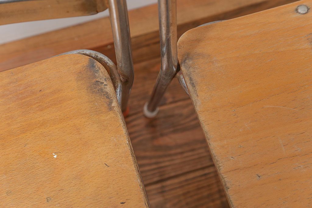 レトロ家具　昭和レトロ 古い幼稚園の小さな椅子2脚セット(イス、チェア)