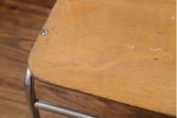 レトロ家具　昭和レトロ 古い幼稚園の小さな椅子2脚セット(イス、チェア)