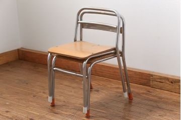 レトロ家具　昭和レトロ 古い幼稚園の小さな椅子2脚セット(イス、チェア)