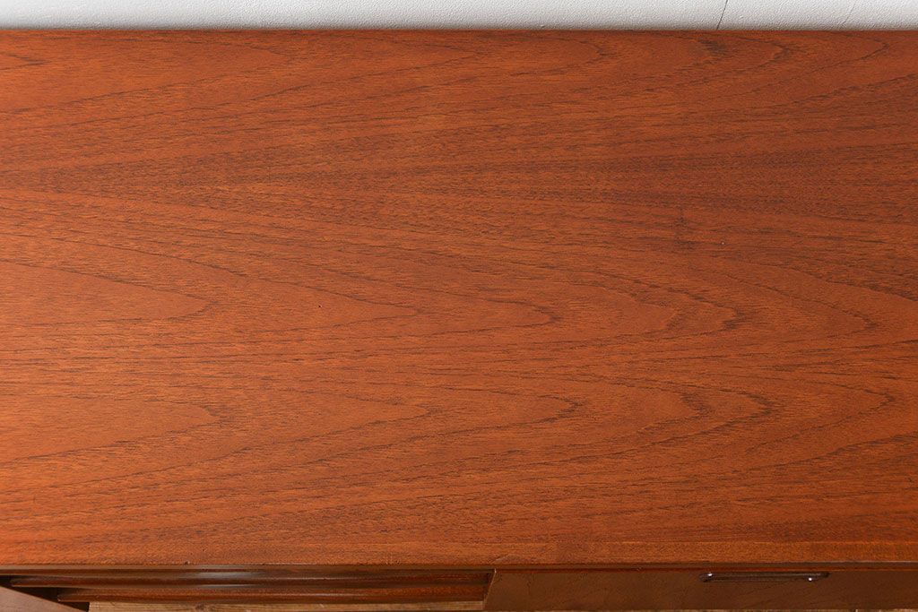 北欧家具 ビンテージ　チーク材　サイドボード(リビングボード)