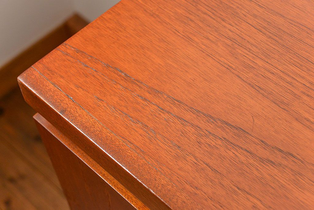 北欧家具 ビンテージ　チーク材　サイドボード(リビングボード)