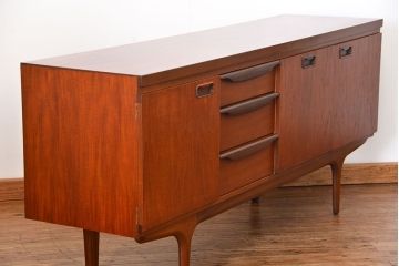 北欧家具 ビンテージ　チーク材　サイドボード(リビングボード)