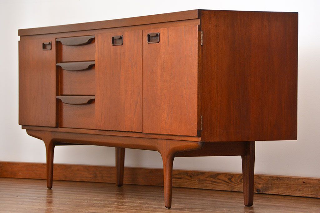 北欧家具 ビンテージ　チーク材　サイドボード(リビングボード)