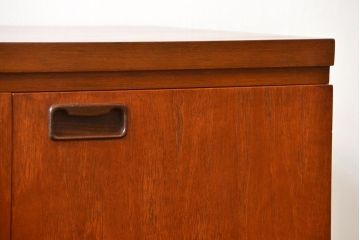 北欧家具 ビンテージ　チーク材　サイドボード(リビングボード)