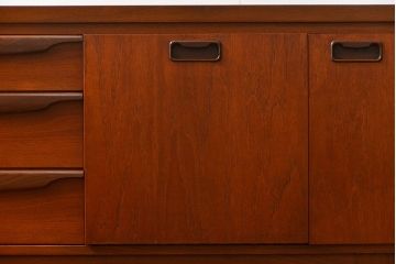 北欧家具 ビンテージ　チーク材　サイドボード(リビングボード)