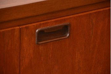 北欧家具 ビンテージ　チーク材　サイドボード(リビングボード)