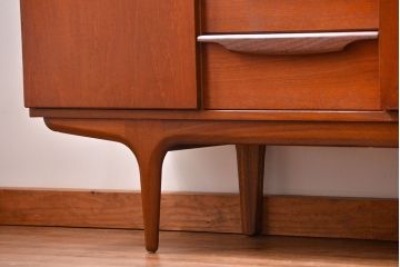 北欧家具 ビンテージ　チーク材　サイドボード(リビングボード)