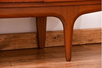 北欧家具 ビンテージ　チーク材　サイドボード(リビングボード)