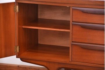 北欧家具 ビンテージ　チーク材　サイドボード(リビングボード)