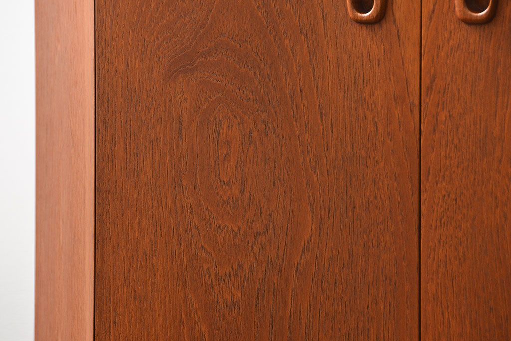 北欧家具 ビンテージ　チーク材　コーナーキャビネット(収納棚)