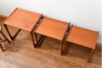  北欧ビンテージ家具　G-PLAN(ジープラン)チーク材ネストテーブル