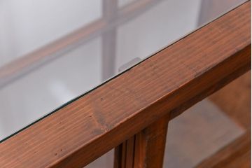 アンティーク家具　古民具・骨董 格子引き戸の味のある三面ガラスケース(ショーケース)