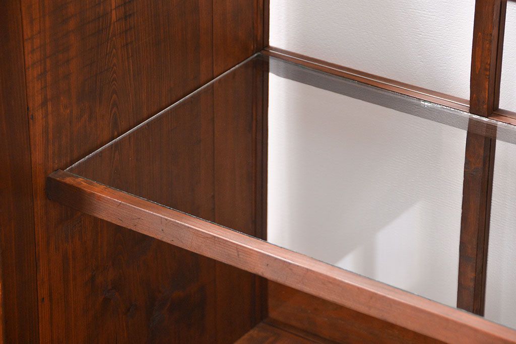 アンティーク家具　古民具・骨董 格子引き戸の味のある三面ガラスケース(ショーケース)