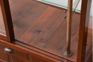 アンティーク家具　大正ロマン 高級品 古い桜材の上質なガラスケース(ショーケース)