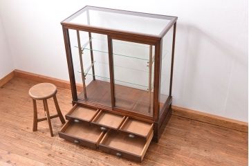 アンティーク家具　大正ロマン 高級品 古い桜材の上質なガラスケース(ショーケース)