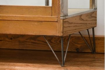 レトロ家具　昭和レトロ 古いパン屋のステンレス貼り鉄脚ガラスケース(ショーケース)