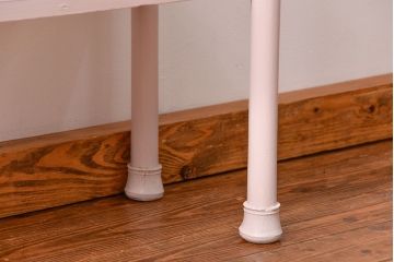 アンティーク家具　アンティーク かわいいペイントのケビントガラスケース(飾り棚、ショーケース)