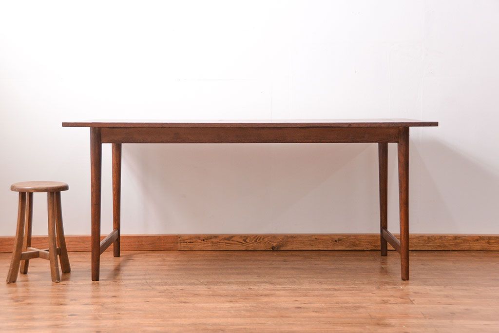 レトロ家具　昭和レトロ シンプルな丸脚ダイニングテーブル(作業台)