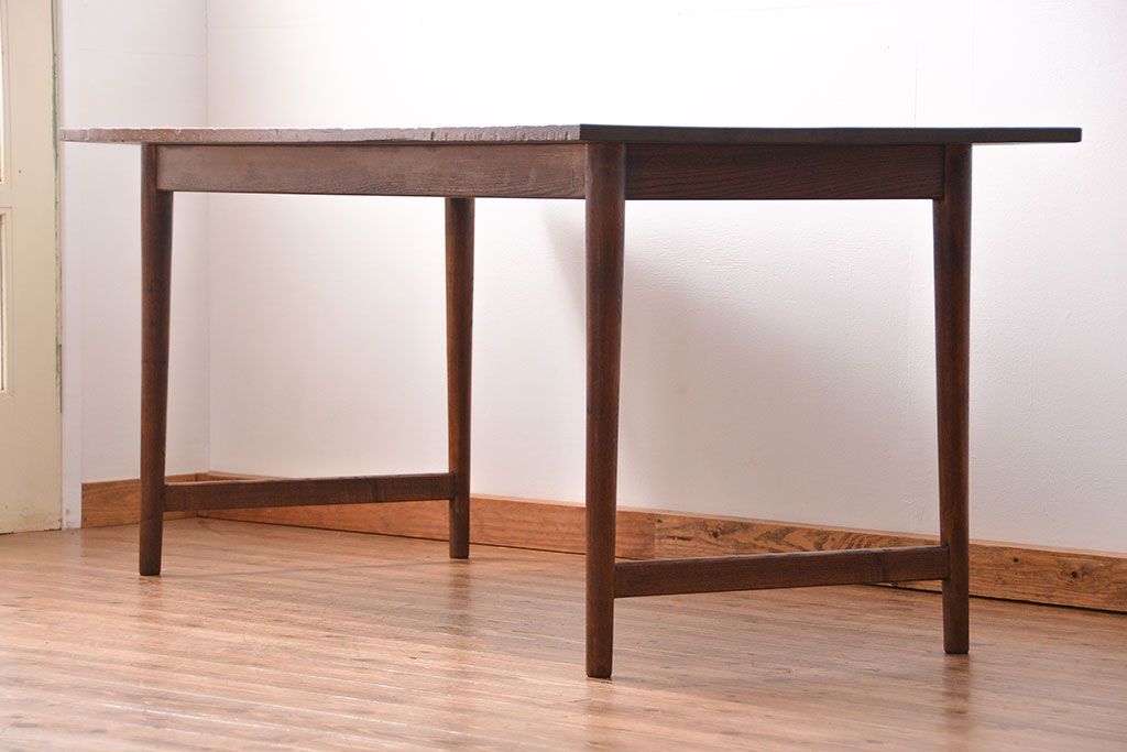 レトロ家具　昭和レトロ シンプルな丸脚ダイニングテーブル(作業台)