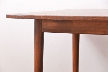 レトロ家具　昭和レトロ シンプルな丸脚ダイニングテーブル(作業台)
