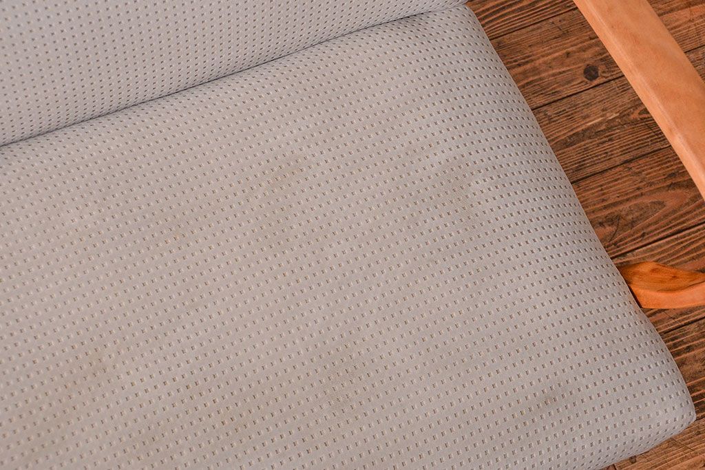レトロ家具　昭和レトロ 座面張り替え済み　シンプルなアンティークソファ