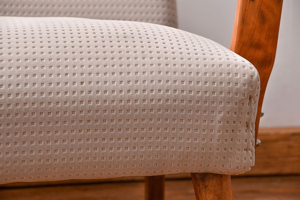 レトロ家具　昭和レトロ 座面張り替え済み　シンプルなアンティークソファ