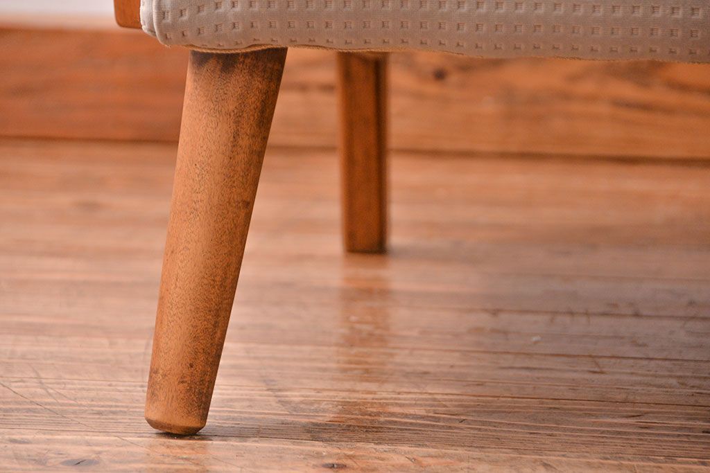 レトロ家具　昭和レトロ 座面張り替え済み　シンプルなアンティークソファ