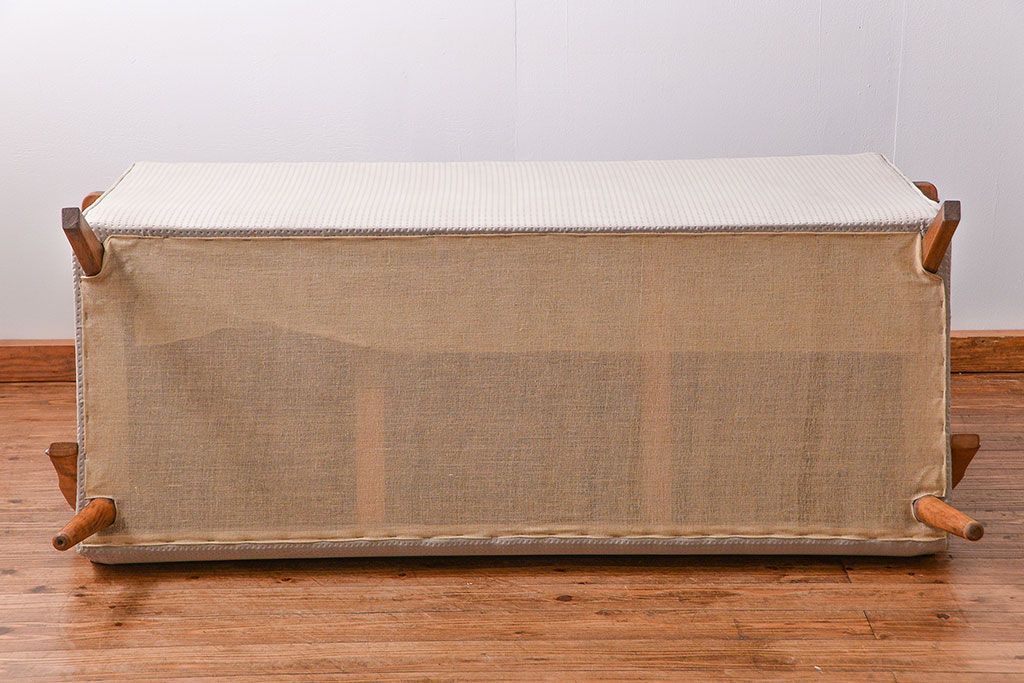 レトロ家具　昭和レトロ 座面張り替え済み　シンプルなアンティークソファ