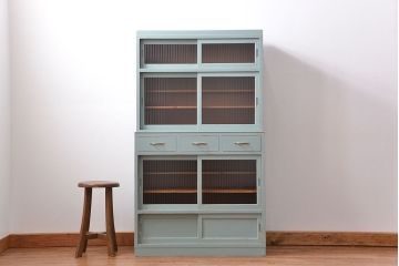 レトロ家具　昭和レトロ アンティークペイント　モールガラス食器棚(収納棚、カップボード)